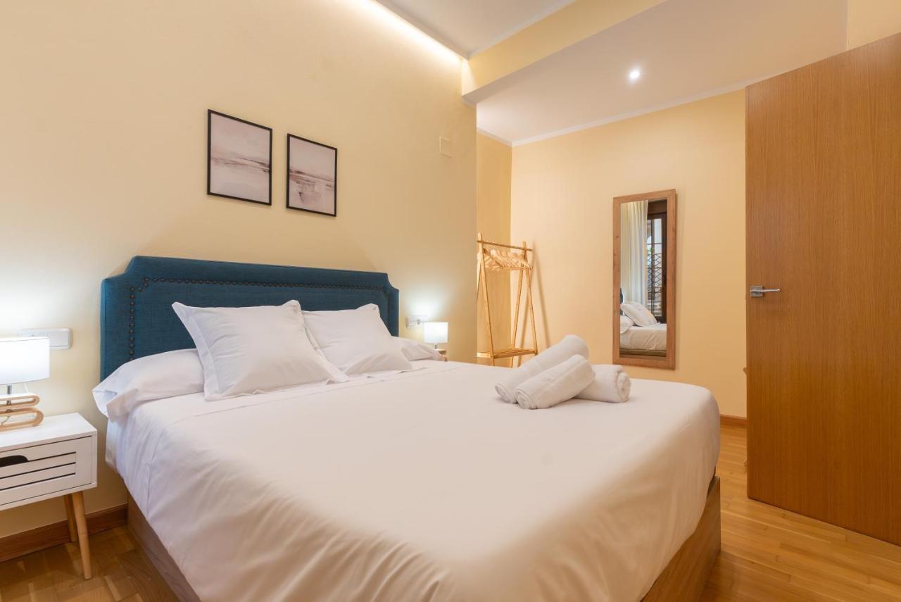 Apartamento Puerta De Cordoba- Exterior Con Balcones エクステリア 写真