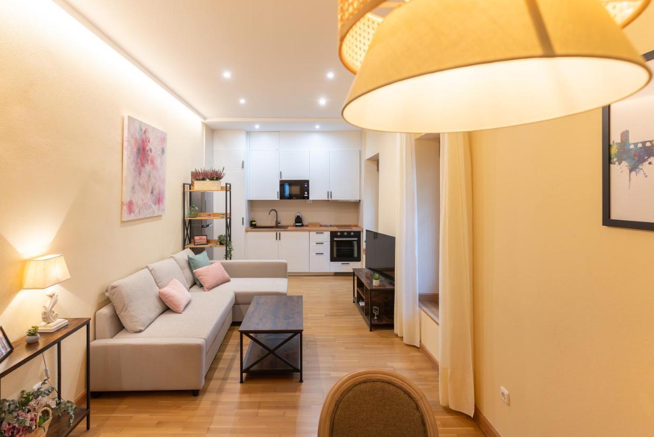 Apartamento Puerta De Cordoba- Exterior Con Balcones エクステリア 写真