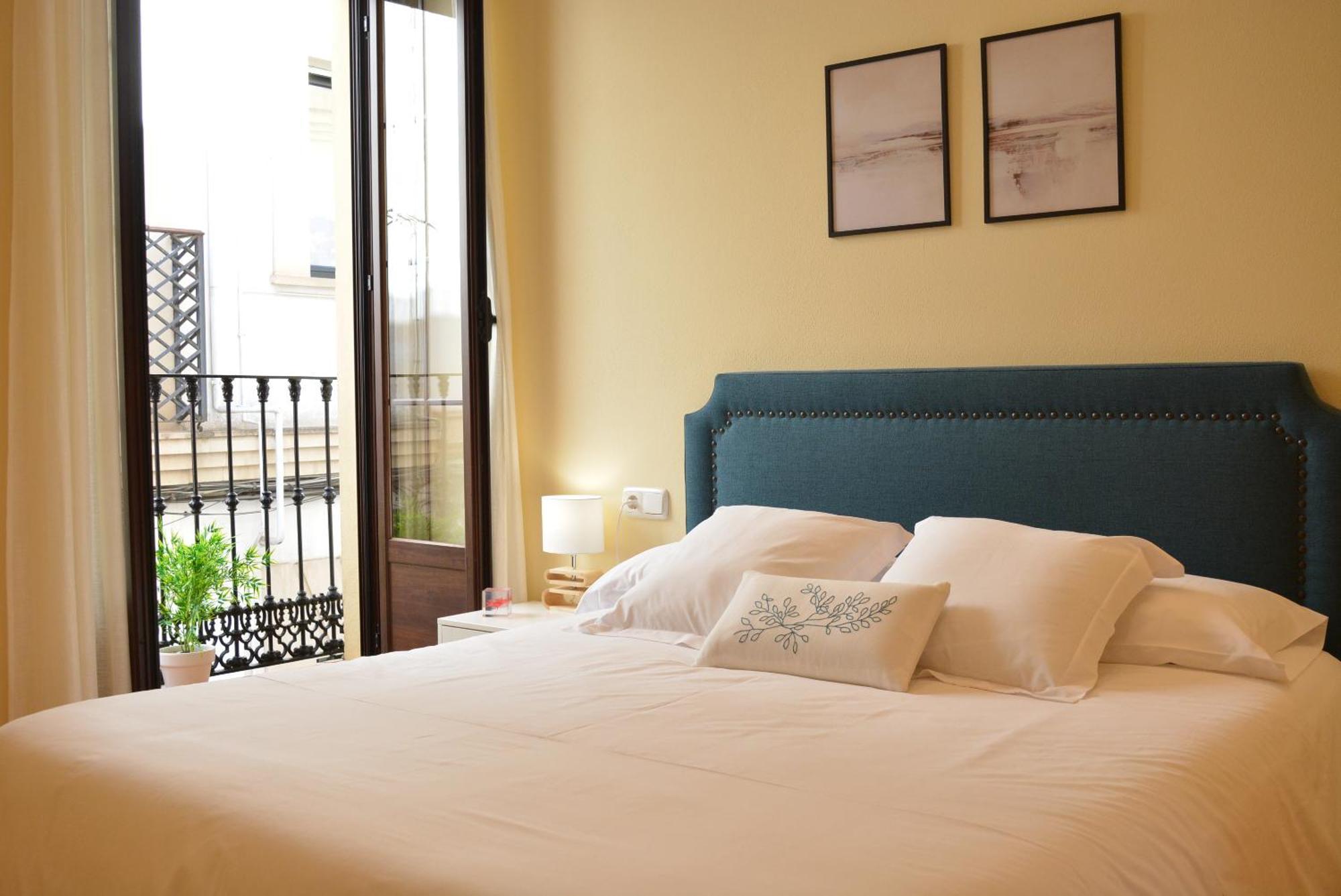 Apartamento Puerta De Cordoba- Exterior Con Balcones エクステリア 写真